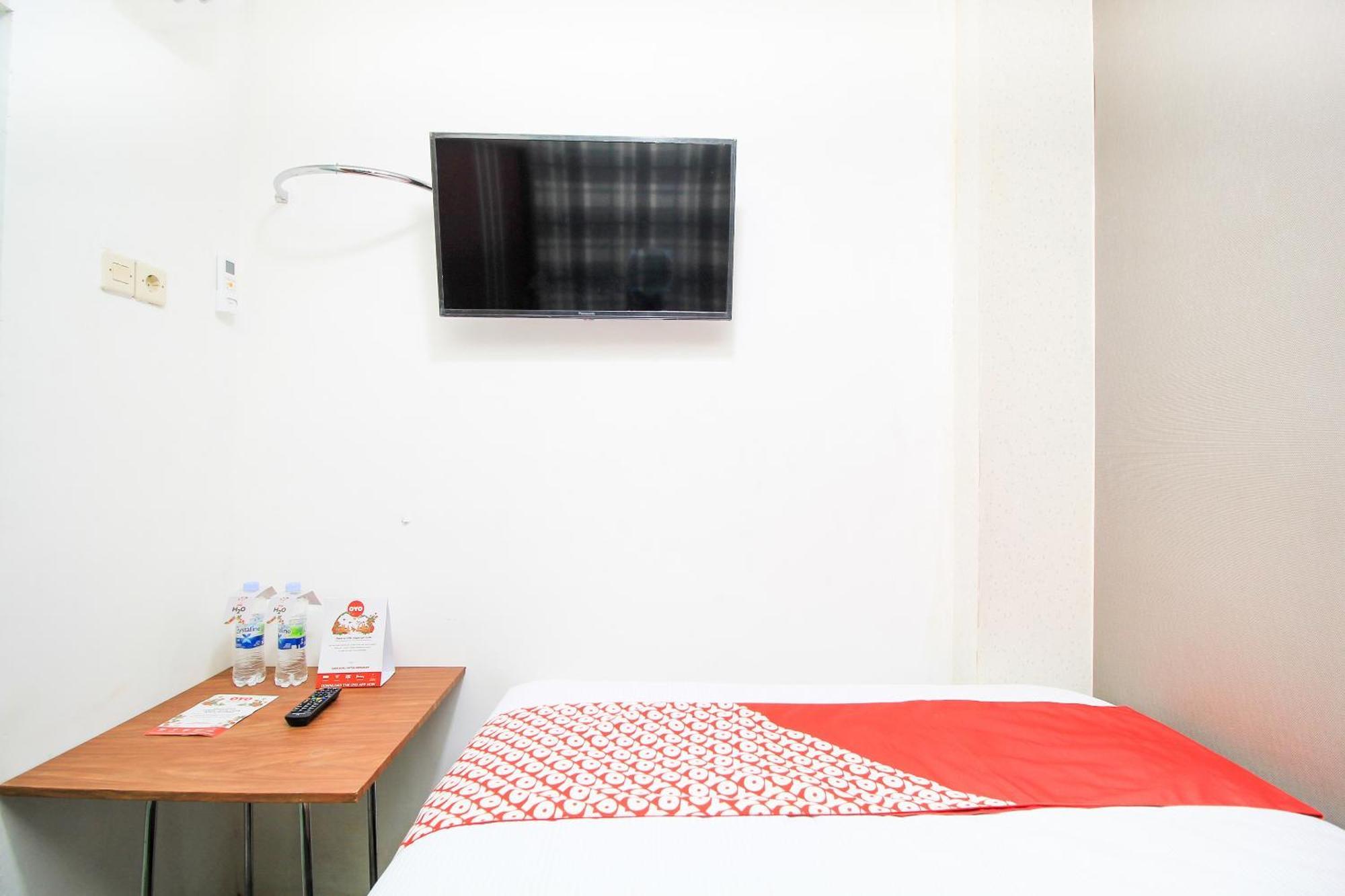 Super Oyo Capital O 217 A1 Hotel Сурабая Экстерьер фото
