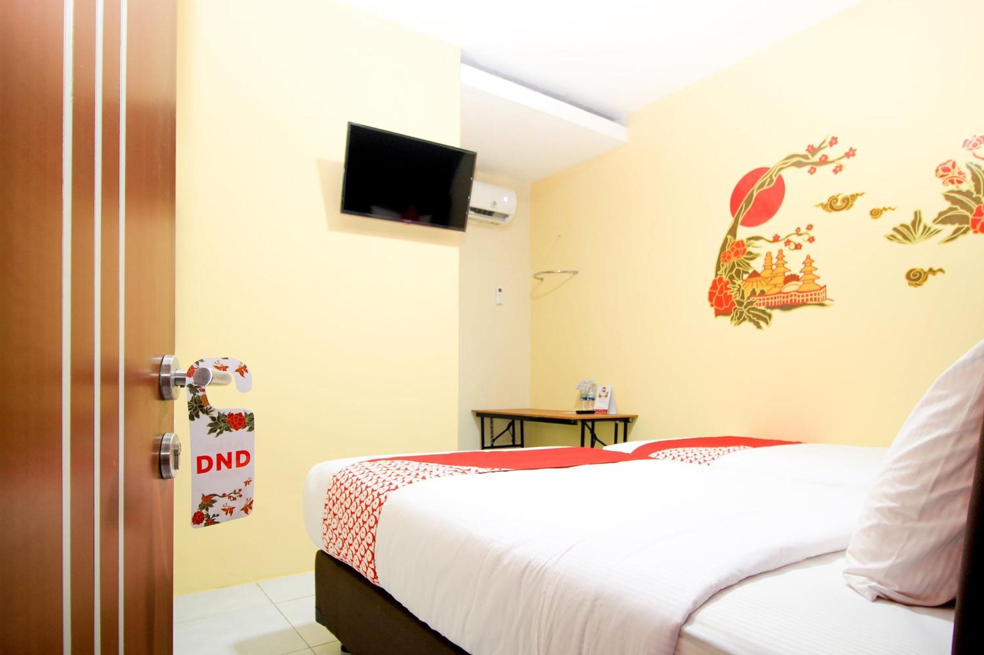 Super Oyo Capital O 217 A1 Hotel Сурабая Экстерьер фото