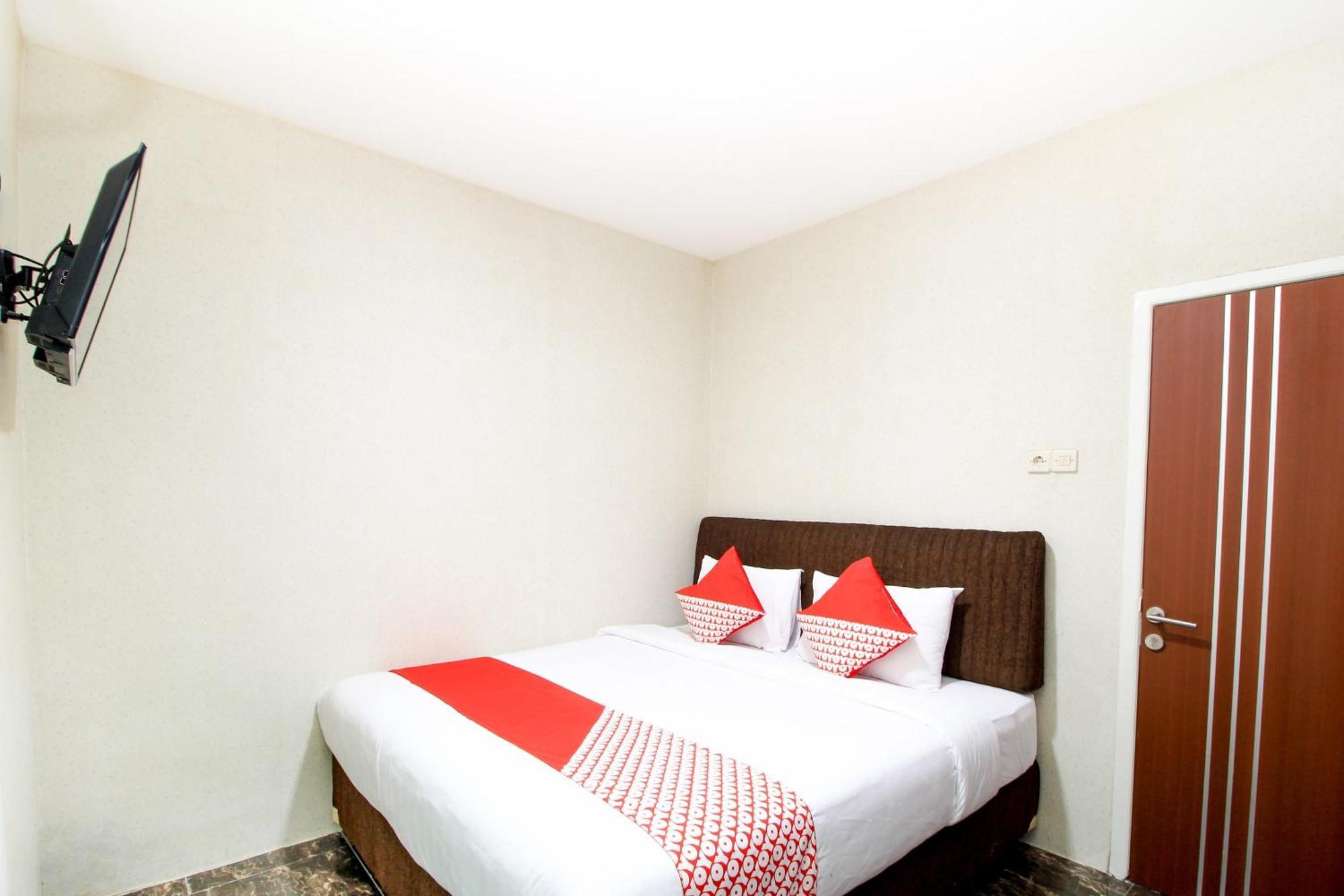 Super Oyo Capital O 217 A1 Hotel Сурабая Экстерьер фото